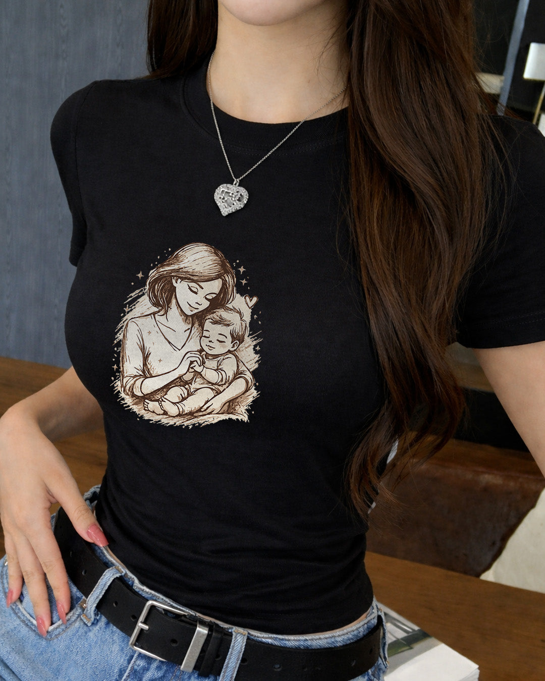 Camiseta Feminina Dia Das Mães "Amor De Mãe Em Cada Abraço" 100% Algodão