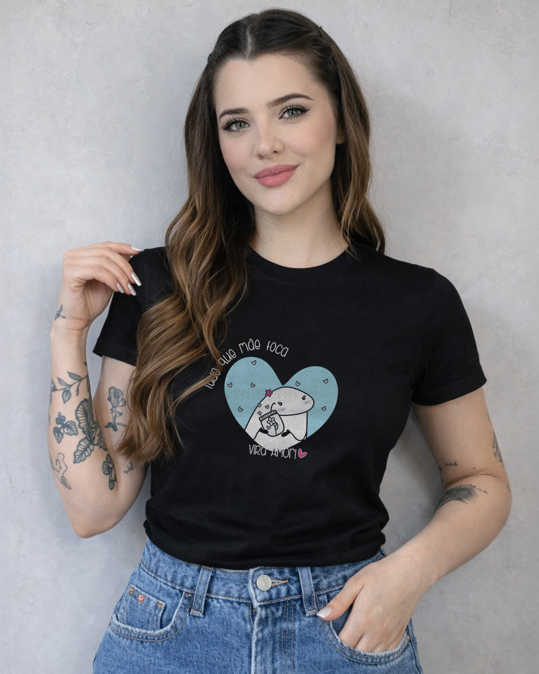 Camiseta Feminina 100% Algodão "Tudo Que Mãe Toca Vira Amor" Dia Das Mães