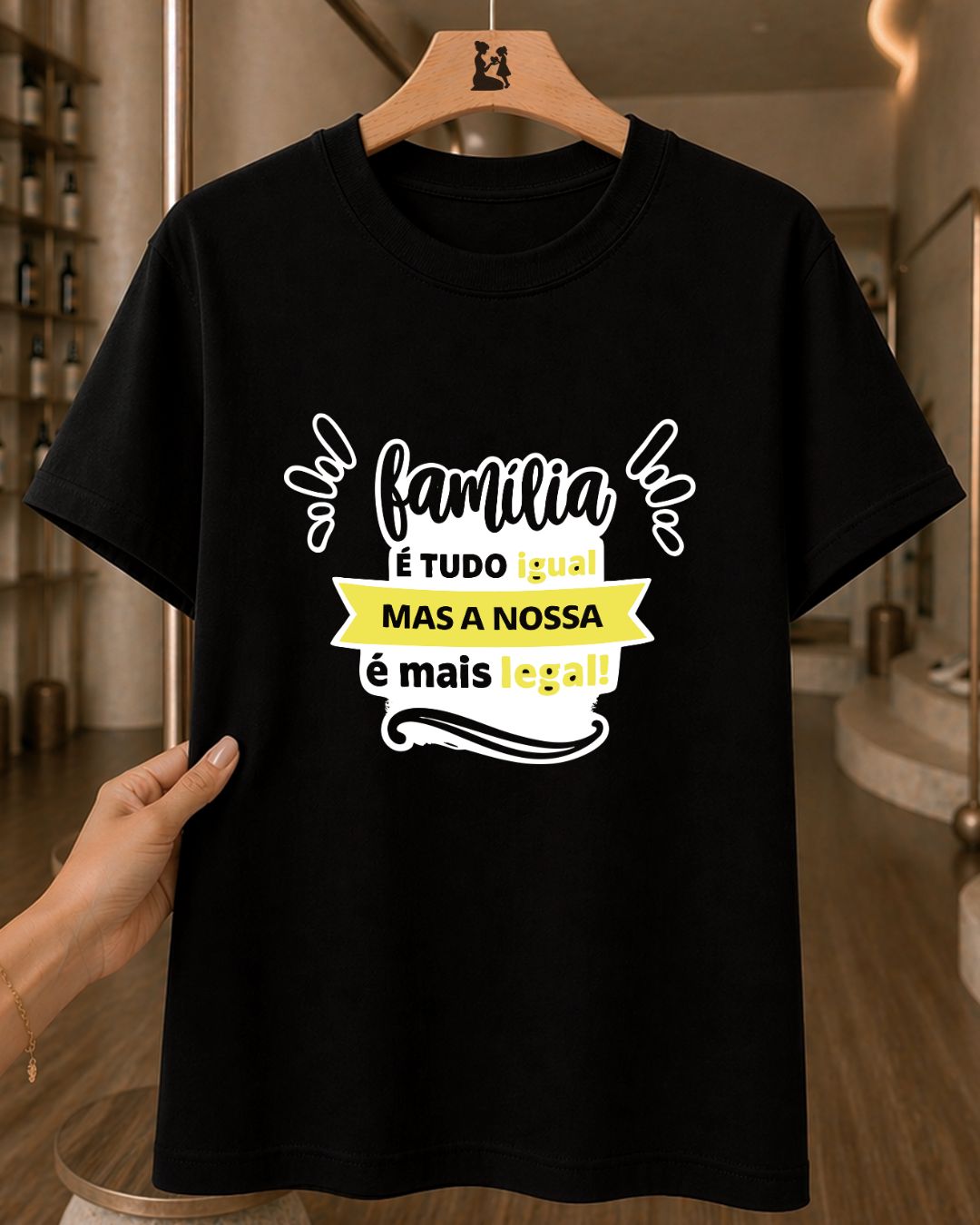 Camiseta 100% Algodão Feminina "Família Mais Legal" Dia Das Mães