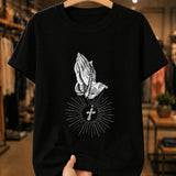 Camiseta Católica Mãos Em Oração Com Terço