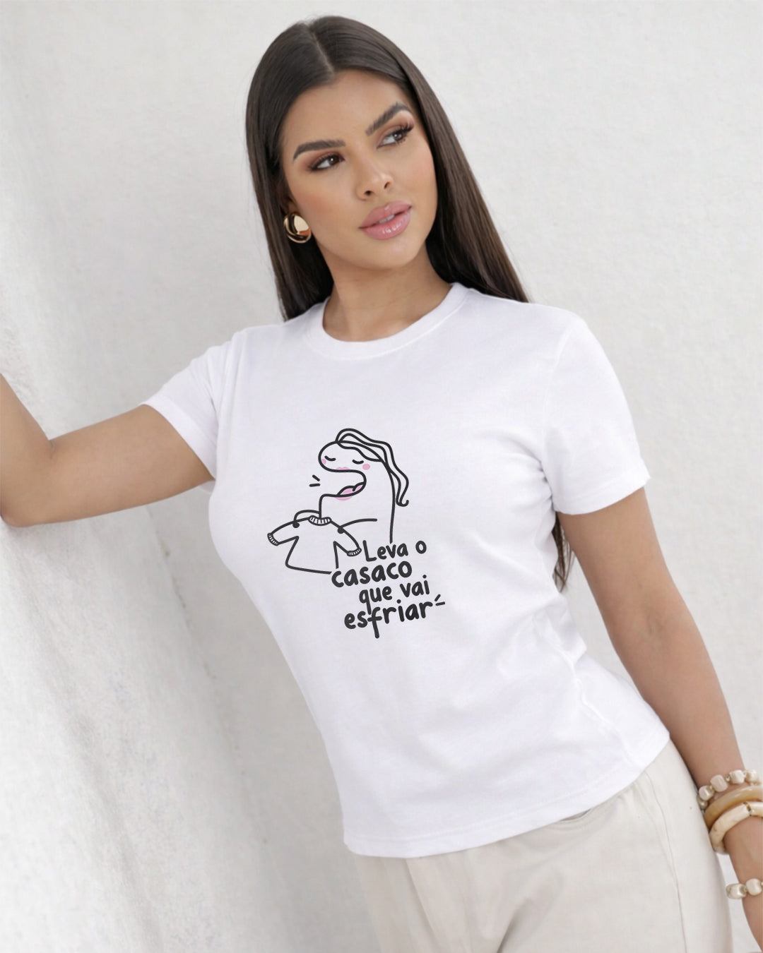 Camiseta 100% Algodão Feminina "Leve O Casaco" Dia Das Mães