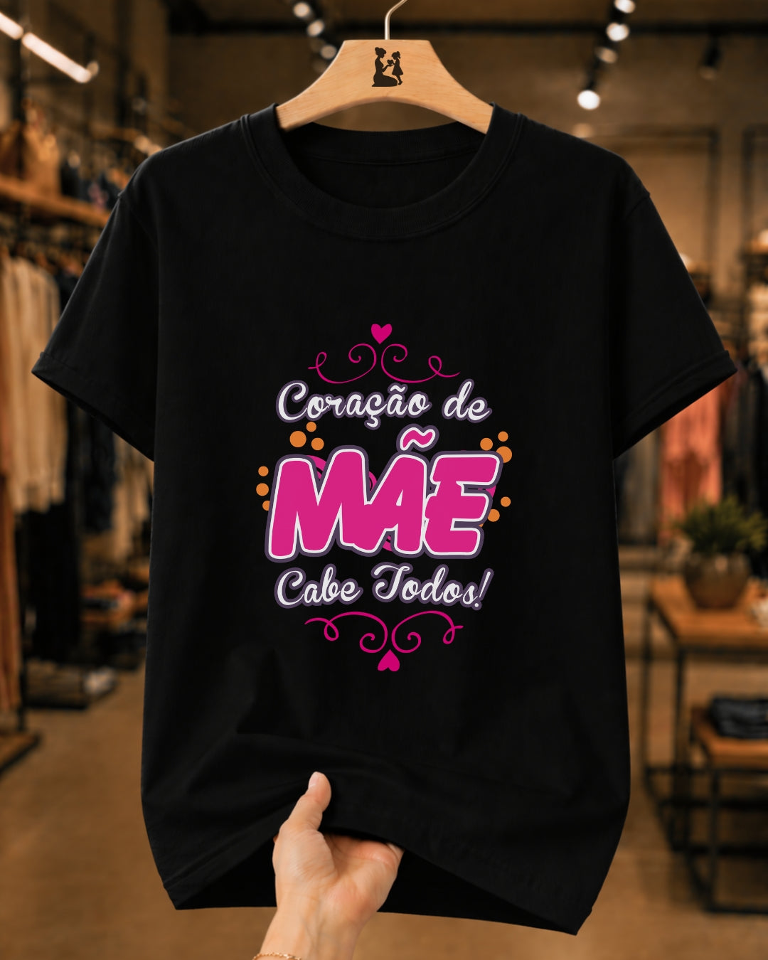 Camiseta Feminina 100% Algodão "Coração De Mãe Cabe Todos" Dia Das Mães